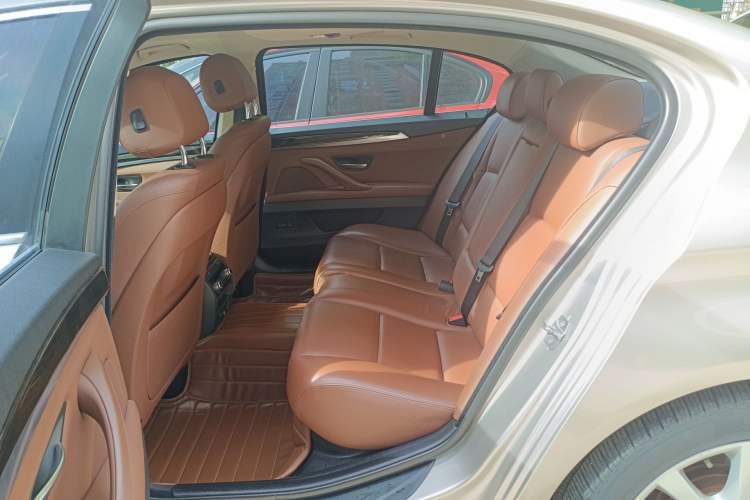 Used BMW 5 Series 2014 528Li Leading Model
