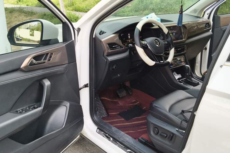 Used Volkswagen Tharu 2022 280TSI Two-Wheel-Drive Luxury Edition Driver Seat