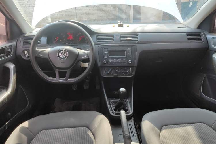 Used Volkswagen Santana 2018 1.5L Manual Fashion Edition Center Console