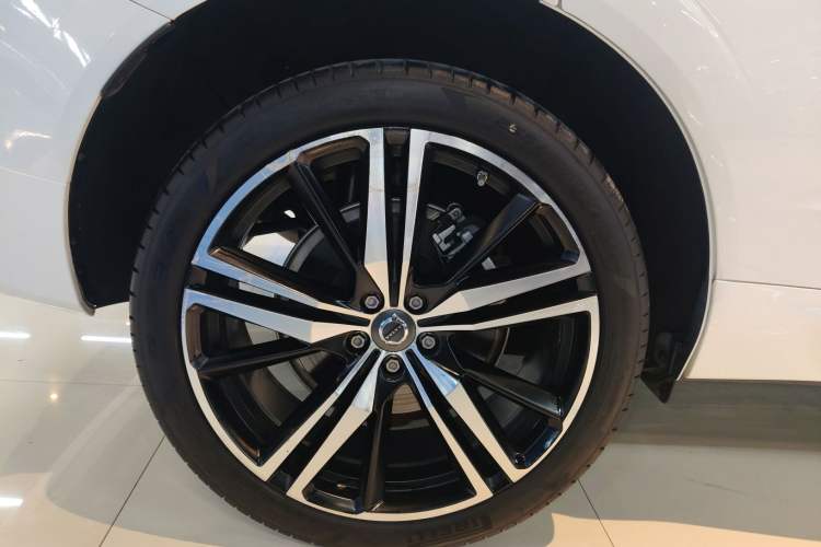 Used Volvo XC60 New Energy 2021 T8 E-Drive Hybrid Smart & Dynamic Edition