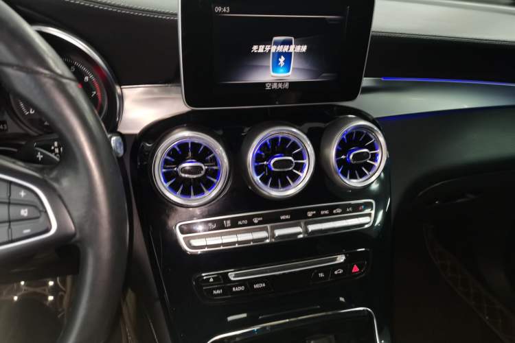 Used Mercedes-Benz GLC Coupe 2019 GLC 200 4MATIC Coupe SUV Audio And AC Panel