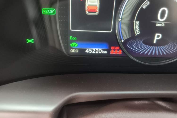 Used Lexus ES 2018 300h Premium Edition China V Standard Odometer Close Up