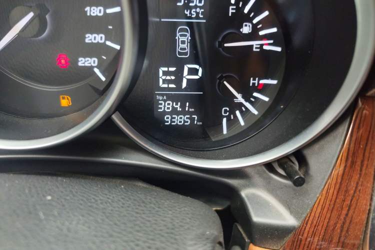 Used Zotye SR9 2017 2.0T Automatic Ultimate Light Edition
