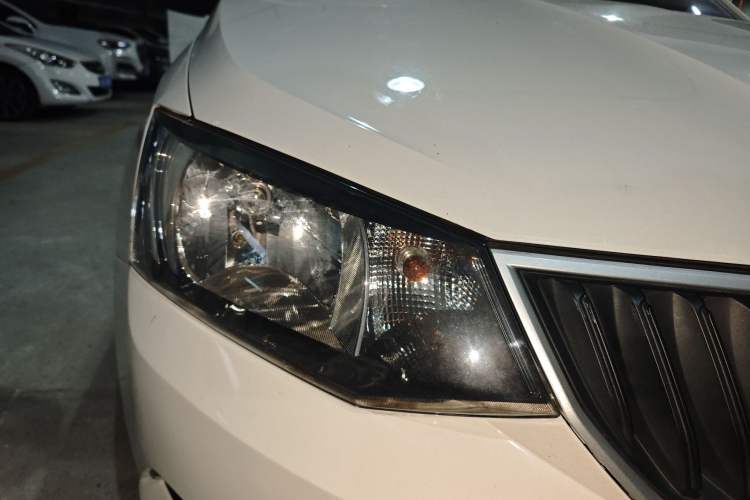 Used Skoda Fabia 2017 1.4L Automatic Car Enjoy Edition Right Front Headlight