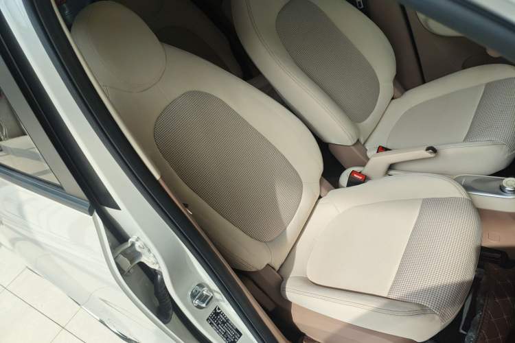 Used Wuling Hongguang MINIEV 2025 Four-Door Version Advanced Edition Right Front Seat