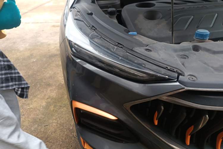 Used CHANGAN OSHAN X5 2022 Sport Edition 1.5T DCT Hurricane Sonic Right Front Headlight