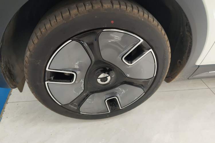 Used smart #1 2024 Platinum Edition Left Front Wheel Hub