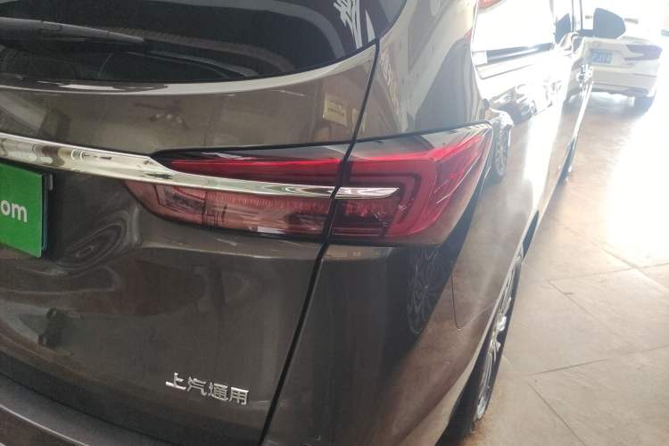 Used Buick GL8 2023 Facelifted Land Cruiser Executive Luxury Version Right Rear Taillight