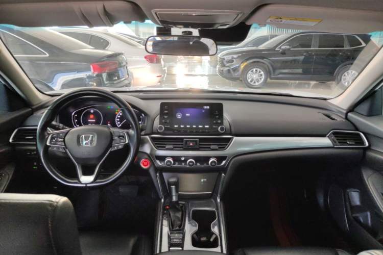 Used Honda Accord 2018 260TURBO Luxury Edition China VI Center Console