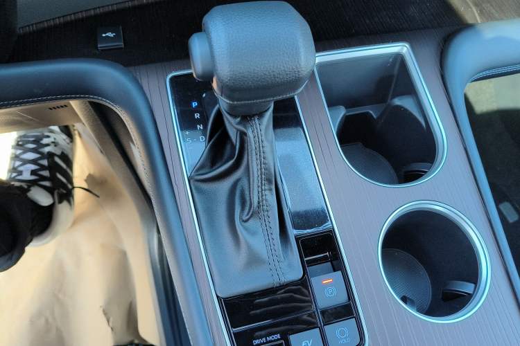 Used Toyota Granvia 2026 Model 2.5L Hybrid Comfort Edition