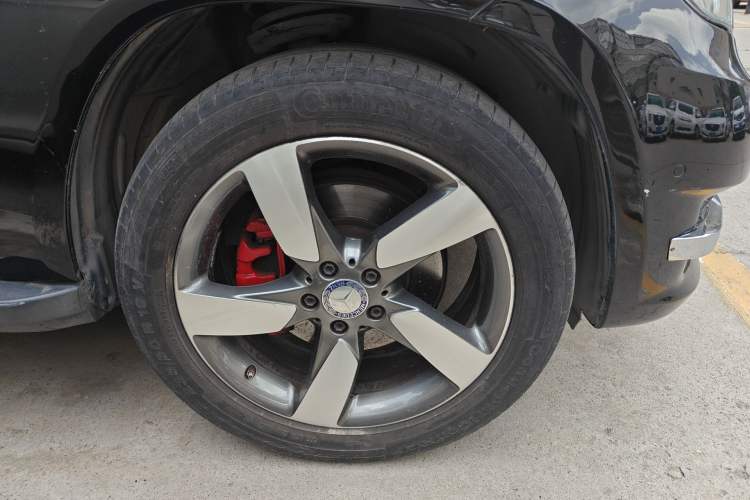 Used Mercedes-Benz GLK-Class 2013 GLK 300 4MATIC Dynamic Sunroof Model Right Front Wheel Hub