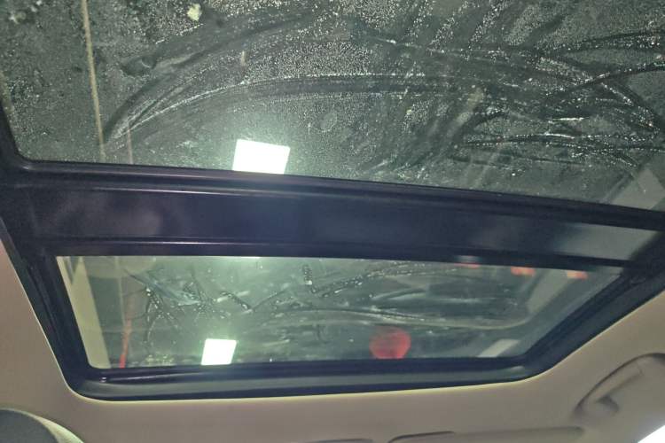 Used Lynk & Co 02 2018 1.5T DCT Two-Wheel Drive Zhaopu Version China V Standard Headliner