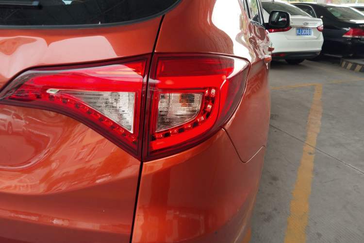 Used BYD Song 2017 Gaishi Upgrade Edition 1.5TI Manual Elite Model Exterior 3