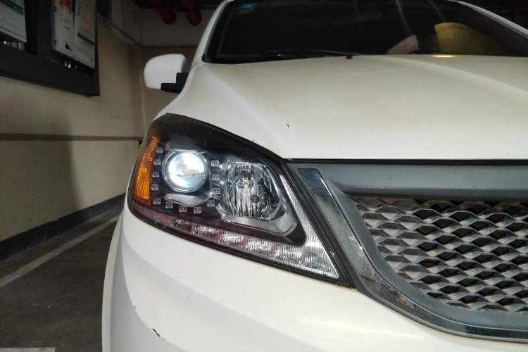 Used BAIC Changhe M50S 2015 1.4L Restyled Business Class (Leaf Spring) K14B Right Front Headlight