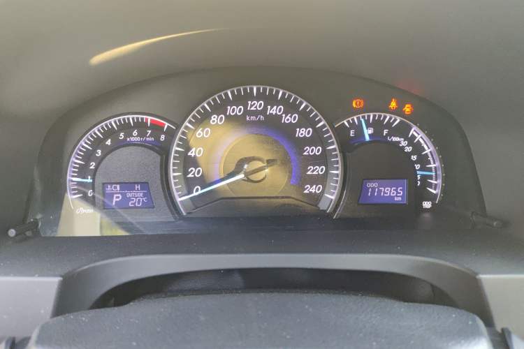 Used Toyota Camry 2016 2.0G 10th Anniversary Luxury Edition Odometer Close Up