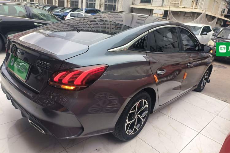 Used MG 5 2022 180 DVVT CVT Youth Luxury Edition
