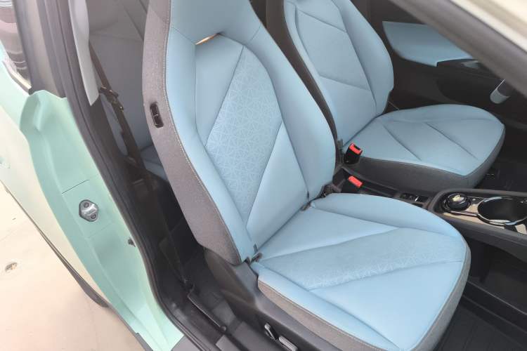 Used Chery Little Ant 2022 Sweet Pink Edition Half-Sugar Version 3-Cell Lithium 30kW 301km
