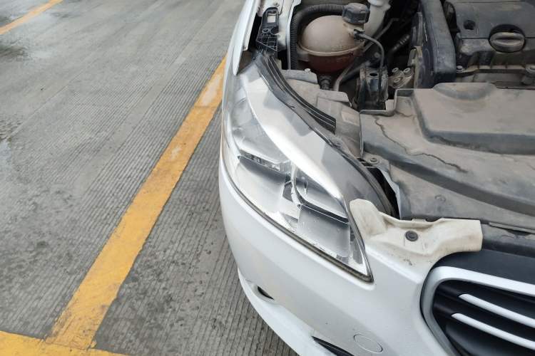 Used Peugeot 301 2016 1.6L Manual Comfort Edition Right Front Headlight