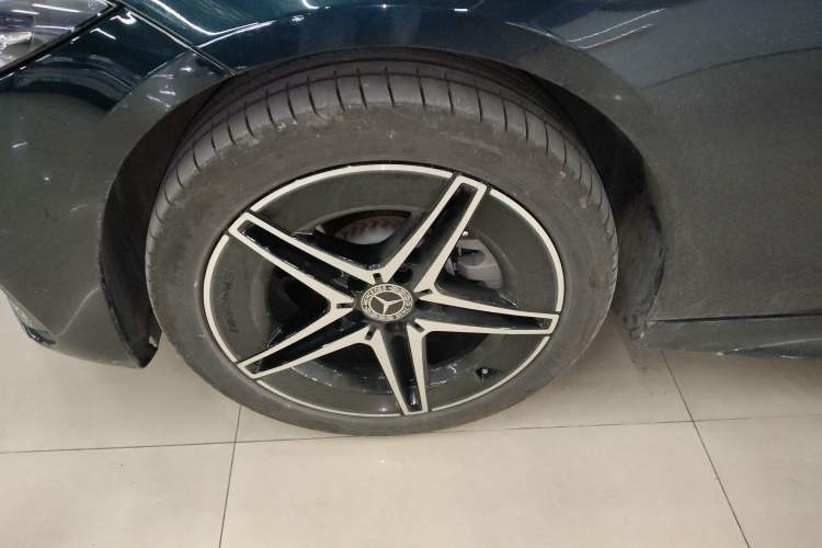 Used Mercedes-Benz C-Class 2024 Facelifted C-Class 260 L Night Edition Sports Version Left Front Wheel Hub