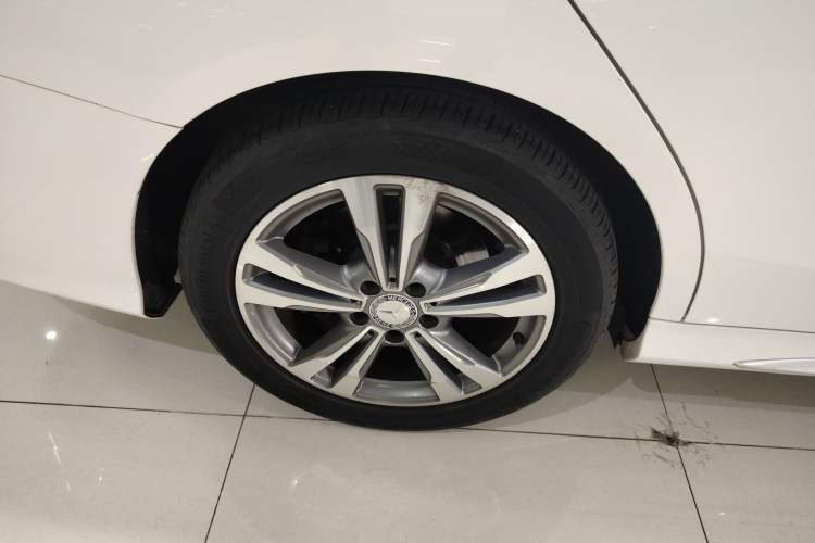 Used Mercedes-Benz C-Class 2017 Facelift C 200 L Sport Edition Right Rear Wheel Hub