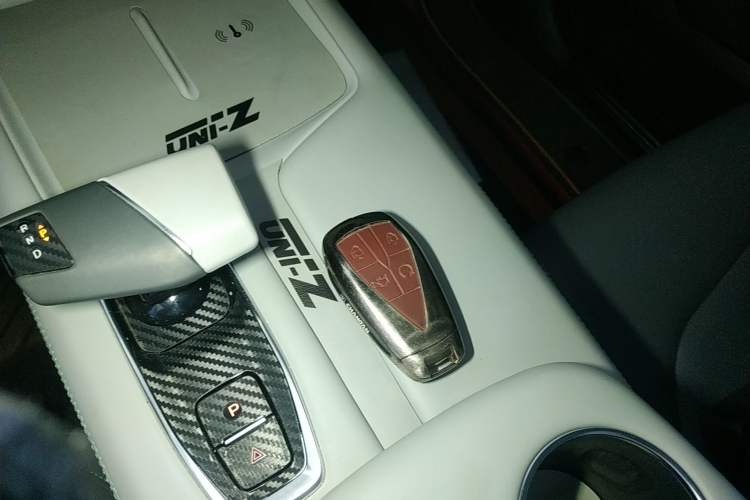 Used CHANGAN UNI-Z 2025 1.5T Premium Edition Interior 1