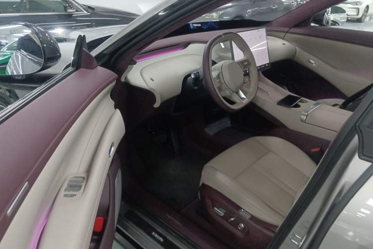 Used Xiaomi Auto YU7 2025 Ultra-Long Range High-Performance All-Wheel-Drive Max Edition Driver Seat