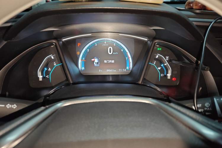 Used Honda Civic 2021 HATCHBACK 220TURBO CVT New Trendsetter Odometer Close Up