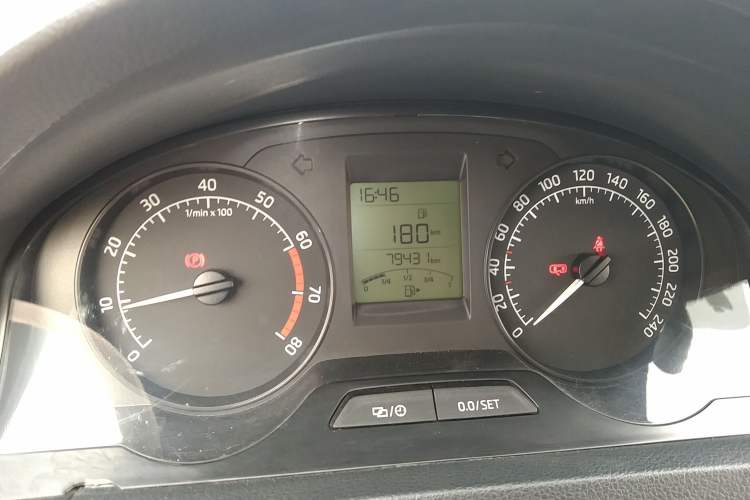 Used Skoda Rapid 2016 1.6L Manual Trend Edition Odometer Close Up