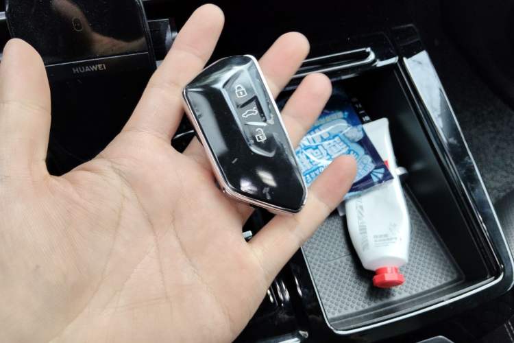 Used Volkswagen Talagon 2022 380TSI Four-Wheel Drive Flagship Shengjing Edition 6 Seats Vehicle Key