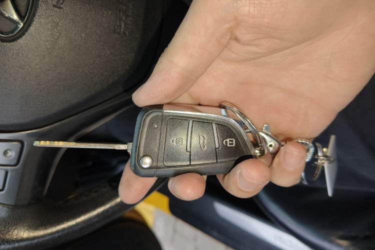 Used Hyundai Genesis Coupe 2009 2.0T Automatic Deluxe Edition Vehicle Key