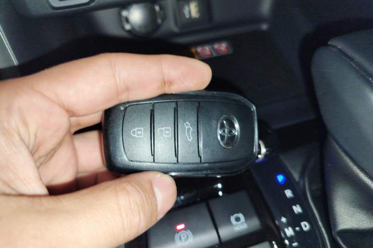 Used Toyota RAV4 2024 2.0L CVT Two-Wheel Drive Fashion Plus Edition
