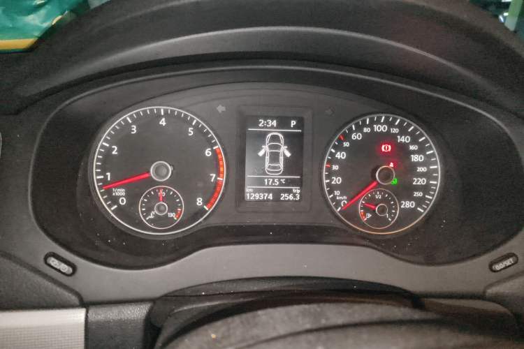 Used Volkswagen Sagitar 2012 1.4TSI Automatic Luxury Edition
