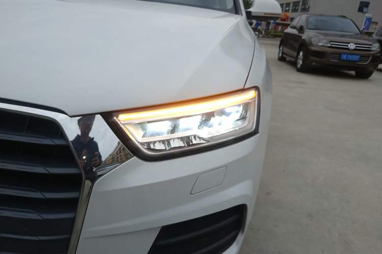 Used Audi Q3 2018 30th Anniversary Edition 30 TFSI Fashion Model Left Front Headlight