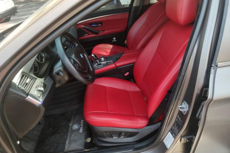 Used BMW 5 Series 2013 525Li Leading Model
