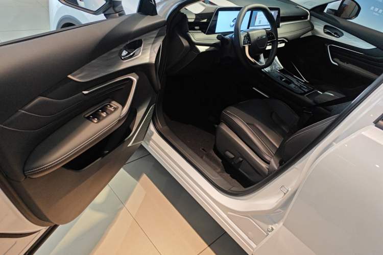 Used Venucia V DD-i 2025 Orca 150km Joyful Journey Edition