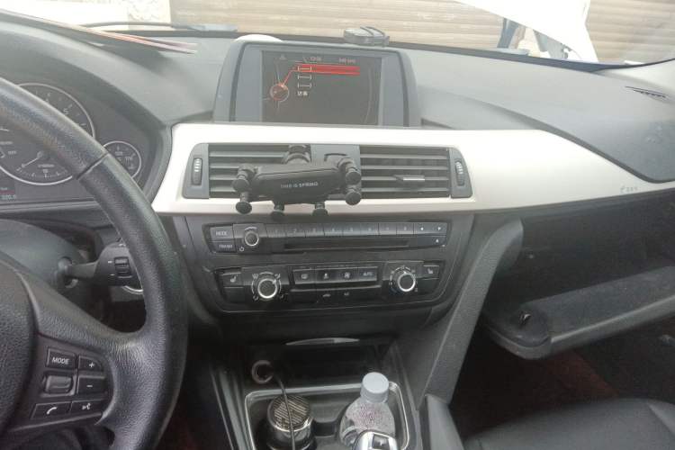 Used BMW 3 Series 2015 316Li Fashion Model Audio And AC Panel