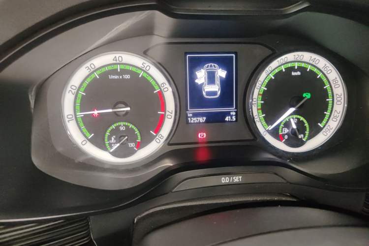 Used Skoda Kodiaq 2017 TSI330 7-Seater Two-Wheel-Drive Luxury Edition Odometer Close Up