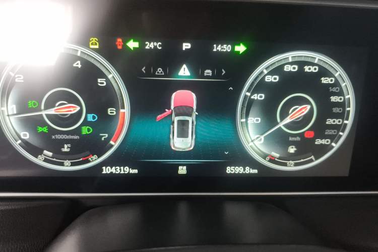 Used Hongqi HS5 2022 Facelifted Version 2.0T Smart Connect Flagship All-Wheel-Drive Edition Instrument Cluster