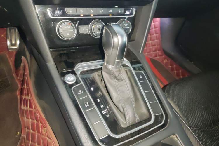 Used Volkswagen FAW-Volkswagen CC 2019 330TSI Glamour Edition China V Standard Gear Lever