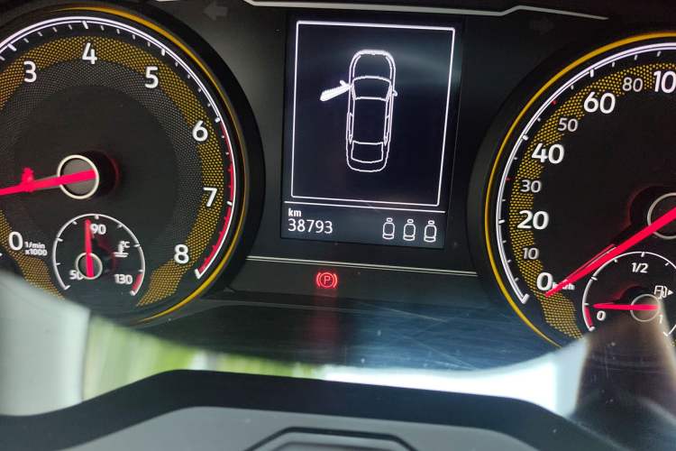 Used Volkswagen Passat 2021 330TSI Elite Edition Odometer Close Up