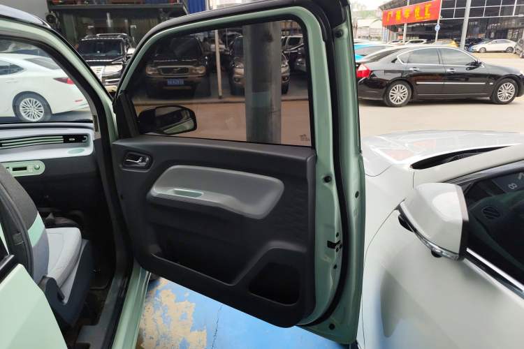 Used Wuling Hongguang MINIEV 2022 Macaron Premium Model – Lithium Iron Phosphate