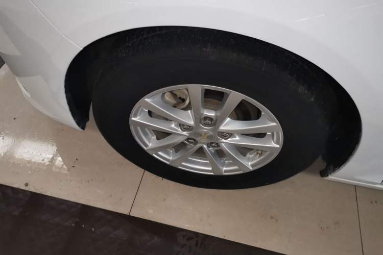 Used Chevrolet Malibu 2018 530T Automatic Fashion Edition Left Front Wheel Hub