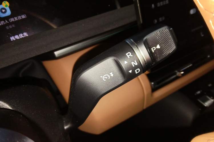 Used iCAR V27 2026 Model 200KM Four-Wheel Drive Falcon 500