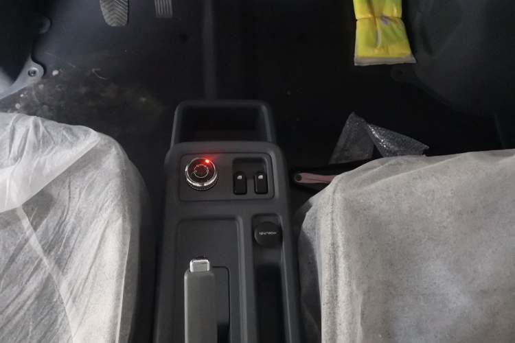 Used Wuling Yangguang 2025 Model 400km Bus Edition—Comfort Edition