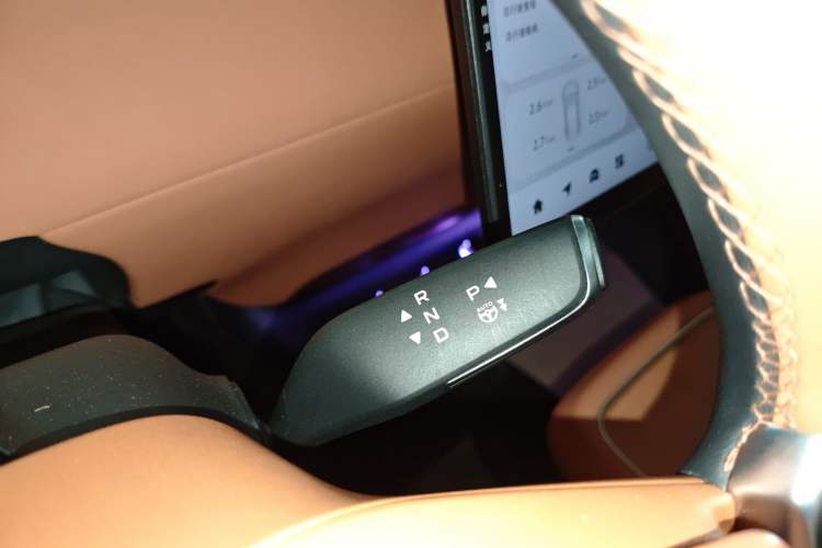 Used CHANGAN NEVO E07 2025 All-Electric 4x4 90kWh Ultra High-Performance Edition Gear Lever