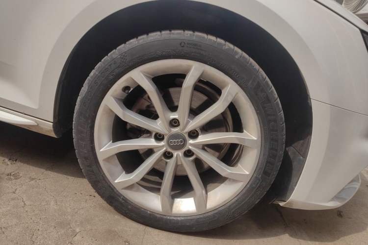 Used Audi A4L 2019 40 TFSI Fashion Edition China VI Emission Standard