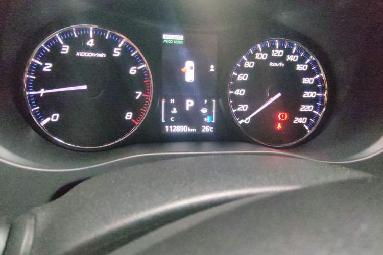 Used Mitsubishi Outlander 2018 2.4L 4x4 Elite Edition 5 Seats Odometer Close Up