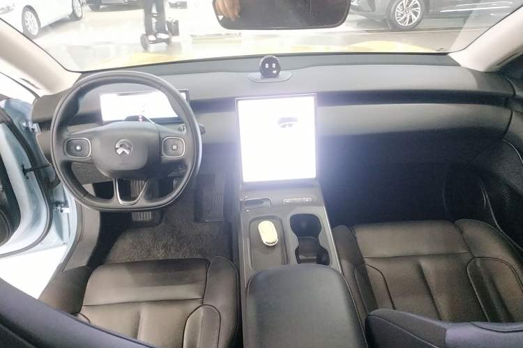 Used Nio ET5 2022 75 kWh Center Console