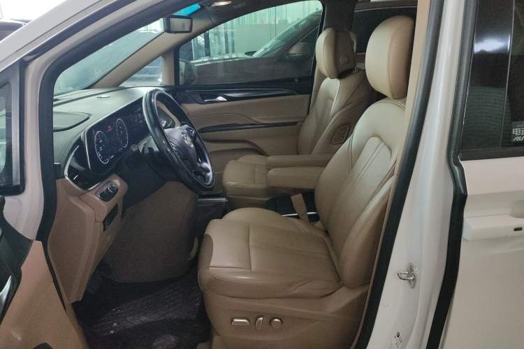 Used Buick GL8 2021 ES Land Cruiser 653T Luxury Edition