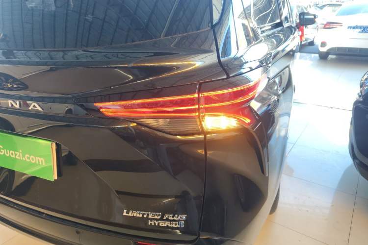 Used Toyota Sienna 2021 2.5L Hybrid Ultimate Edition